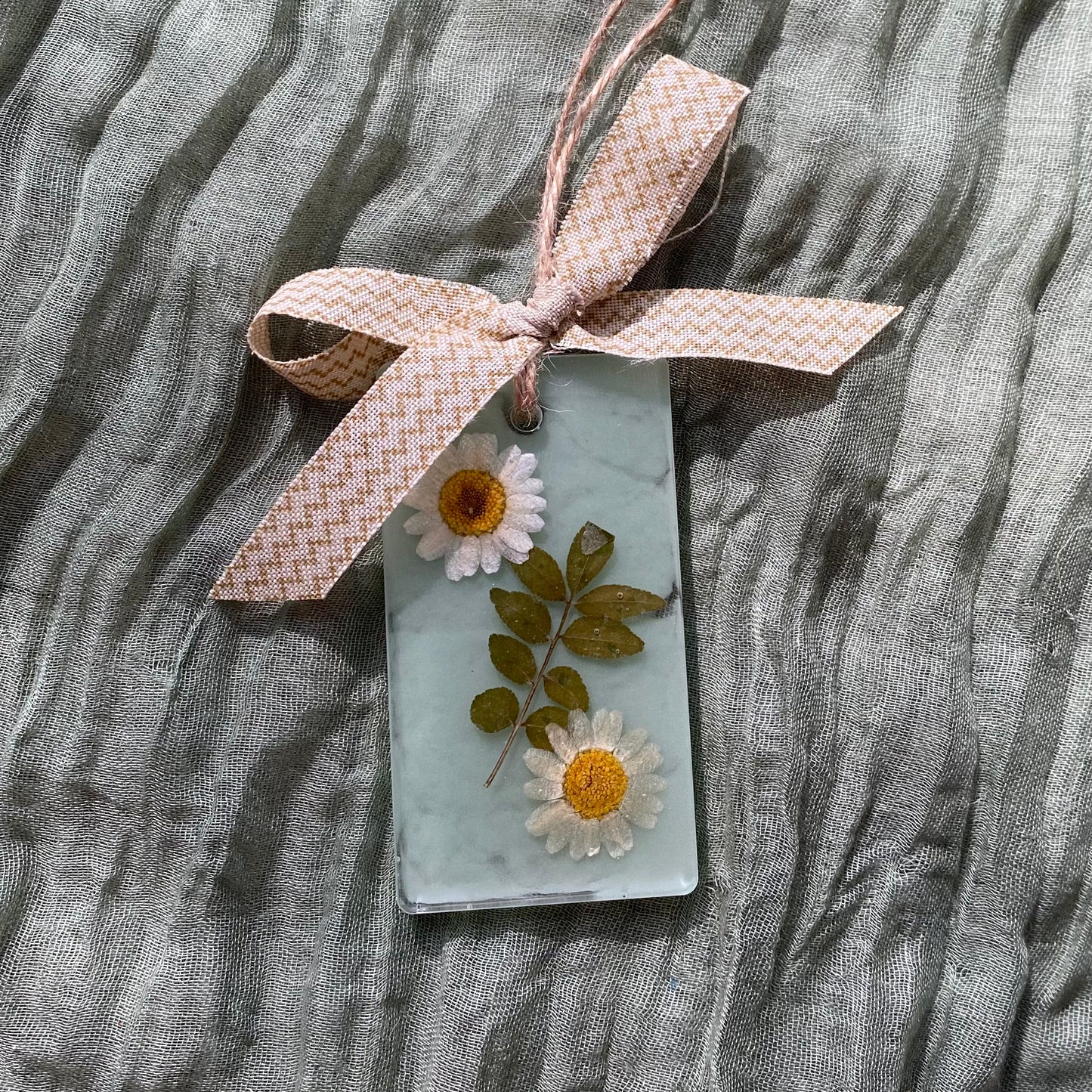 Handmade Resin Christmas Ornament | Daisies