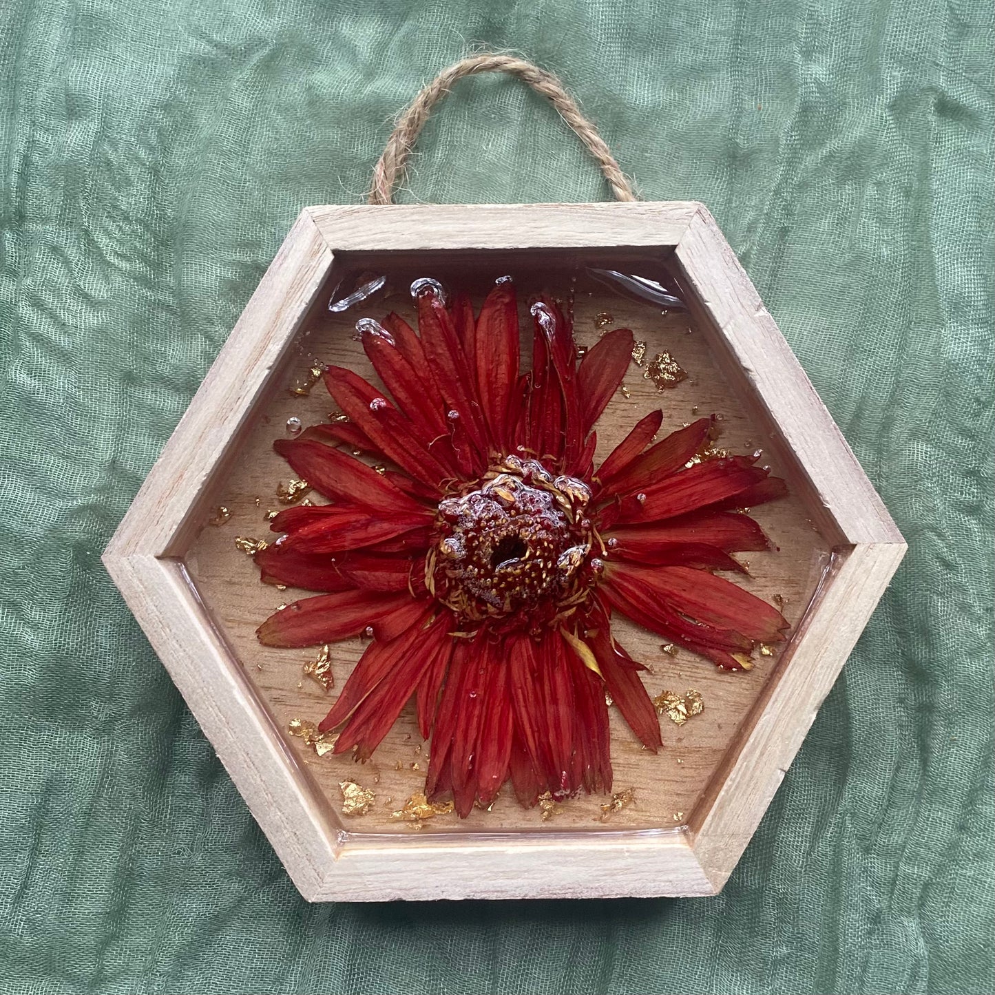 Shadow Box | Gerbera Daisy & Gold Flake