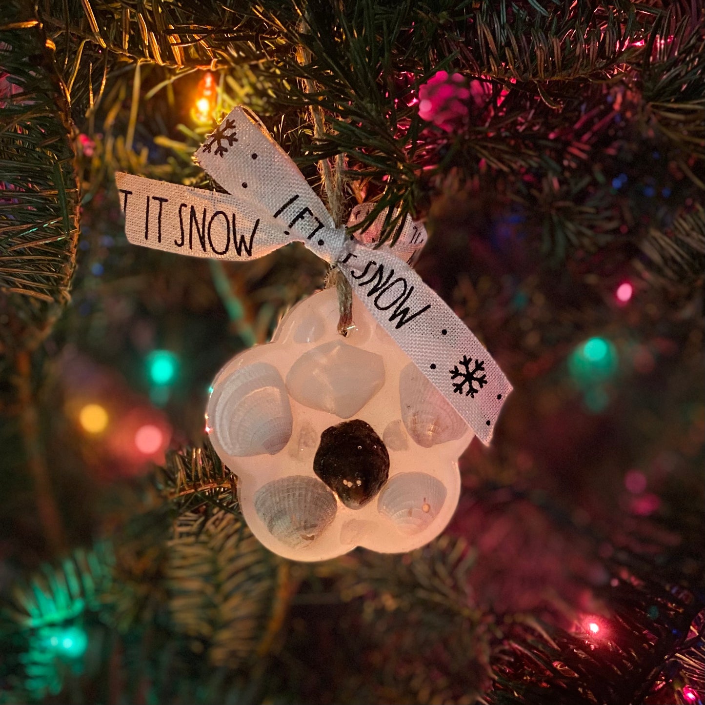 Handmade Resin Christmas Ornament | Black & White Shells